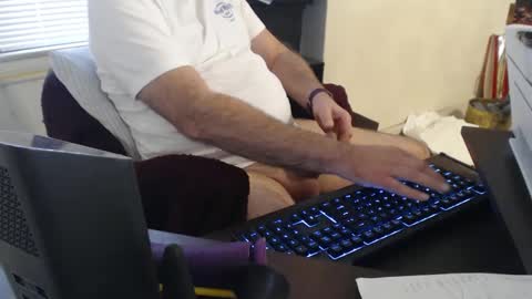 Snapshot of pghhorny2 chatting on 01/11/25, 06:01 pghhorny2 online show from 01/11/25, 06:01