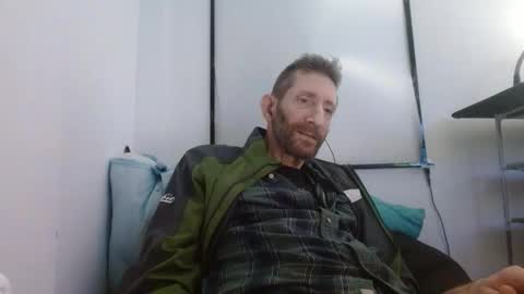 Snapshot of pgrower chatting on 12/17/25, 02:01 pgrower online show from 12/17/25, 02:01