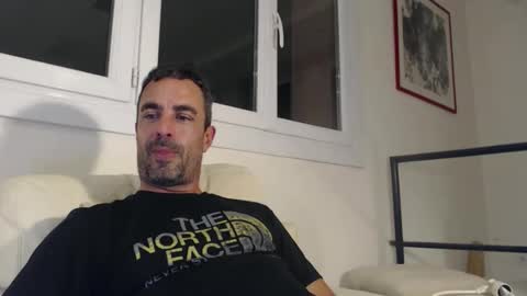 Snapshot of phantasie31 chatting on 09/19/25, 09:15 phantasie31 online show from 09/19/25, 09:15