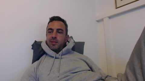 Snapshot of phantasie31 chatting on 10/01/25, 02:23 phantasie31 online show from 10/01/25, 02:23