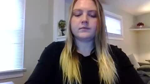 Snapshot of phatassblond chatting on 02/11/25, 07:27 PhatAssBlond online show from 02/11/25, 07:27
