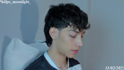 Phil.   INDEPENDENT MODEL online show from 02/12/25, 12:16