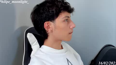 Phil.   INDEPENDENT MODEL online show from 02/16/25, 08:33