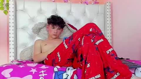 Snapshot of philippsx chatting on 02/12/26, 09:37 PHILLIP online show from 02/12/26, 09:37