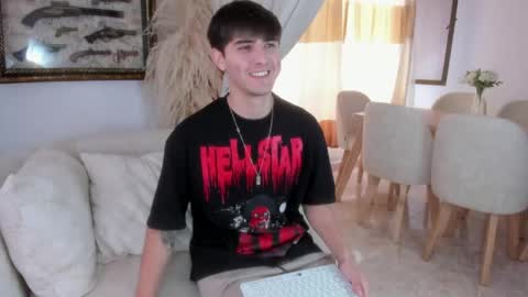 Snapshot of philiprich1_ chatting on 04/13/26, 03:39 philiprich online show from 04/13/26, 03:39