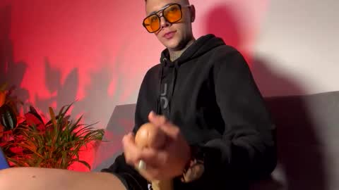 PHILLIP online show from 04/10/26, 11:59