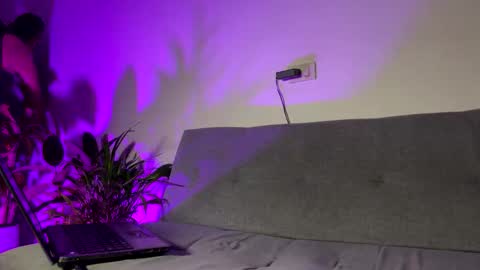 PHILLIP online show from 05/13/26, 02:31