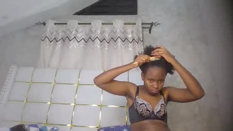 Snapshot of phoebe015 chatting on 03/01/26, 06:54 phoebe online show from 03/01/26, 06:54