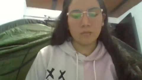 phoop_lilaa online show from 05/18/26, 01:13