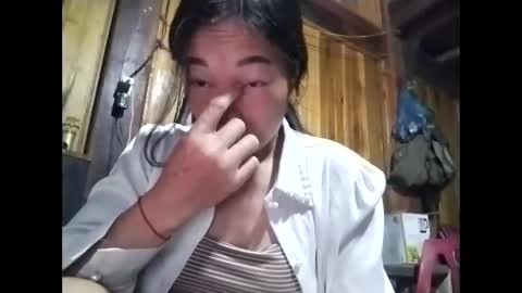 Snapshot of phuong_vietnam chatting on 05/18/26, 01:02 phuong_vietnam online show from 05/18/26, 01:02
