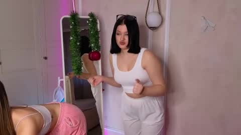Lora black  and Lili blonde welcome you here online show from 12/21/24, 07:56