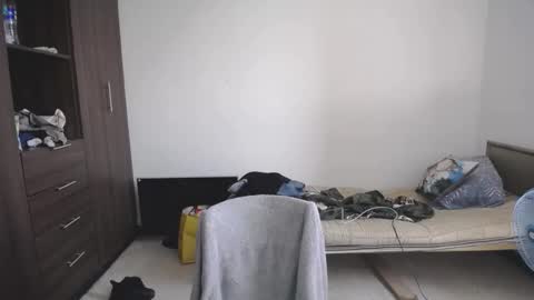 izzy online show from 04/04/26, 04:15