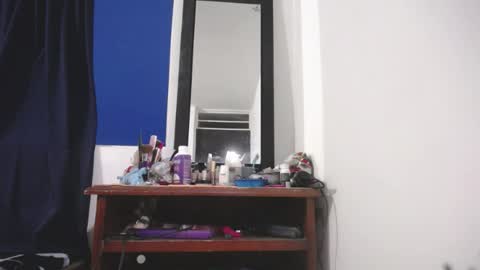 Snapshot of pia_alonzo30 chatting on 05/13/26, 11:22 izzy online show from 05/13/26, 11:22