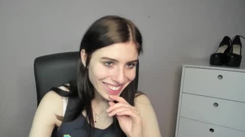 P I A online show from 11/02/25, 07:44