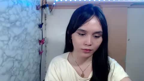 Snapshot of pia_intownx chatting on 04/21/26, 01:42 Ms Pia online show from 04/21/26, 01:42