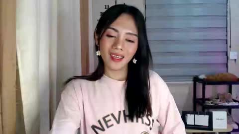 Snapshot of pia_xxx chatting on 05/22/26, 06:02 Pia online show from 05/22/26, 06:02