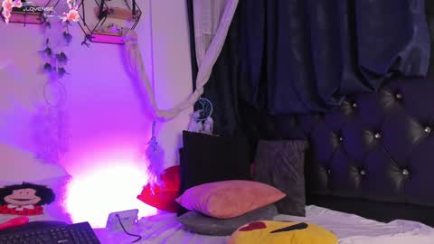 Snapshot of piafisher_ chatting on 02/04/25, 10:54 PIA FISHER online show from 02/04/25, 10:54