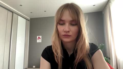 Snapshot of piastonesifer chatting on 06/25/26, 05:12 Kristie online show from 06/25/26, 05:12