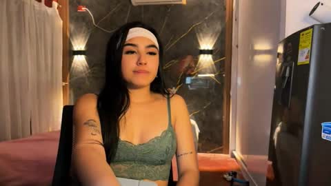 Snapshot of pichon_baby chatting on 09/11/25, 06:35 pichon_baby online show from 09/11/25, 06:35