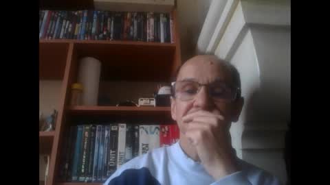 Snapshot of pichoun71 chatting on 02/16/25, 10:32 pichoun71 online show from 02/16/25, 10:32