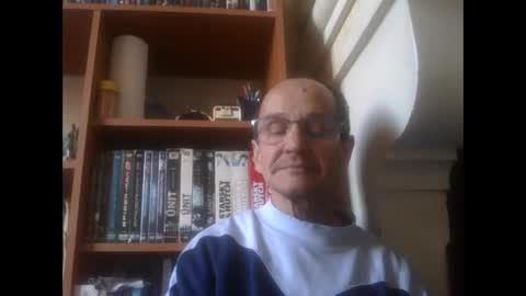 Snapshot of pichoun71 chatting on 02/16/25, 02:10 pichoun71 online show from 02/16/25, 02:10