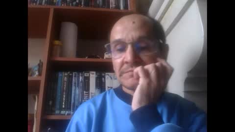 Snapshot of pichoun71 chatting on 02/22/25, 11:02 pichoun71 online show from 02/22/25, 11:02