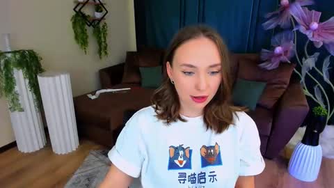 Emelie online show from 10/15/25, 07:36