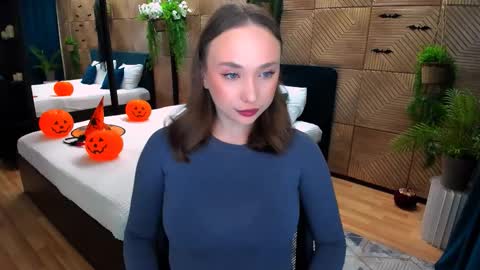 Emelie online show from 11/03/25, 04:03