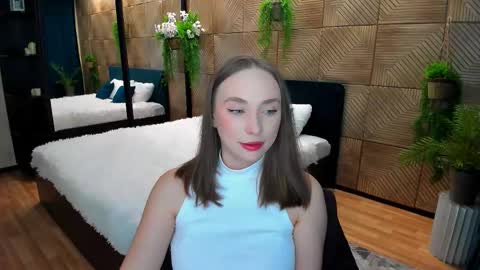 Emelie online show from 11/19/25, 04:29