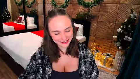 Emelie online show from 12/19/25, 10:22