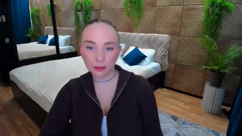 Emelie online show from 02/05/26, 10:20