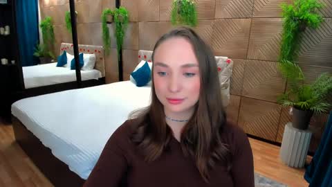 Emelie online show from 04/01/26, 04:26