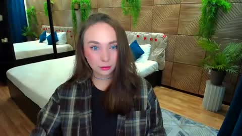 Emelie online show from 05/26/26, 04:03
