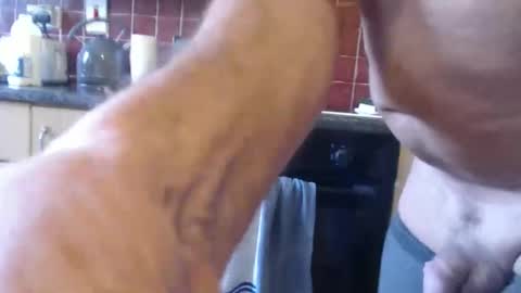 piercedcock069 online show from 10/04/25, 09:18