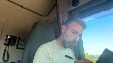 pierotu online show from 09/15/25, 11:43