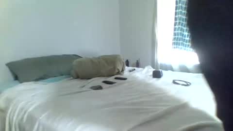 Snapshot of piggyboyblue chatting on 09/18/25, 07:27 piggyboyblue online show from 09/18/25, 07:27