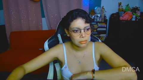 Snapshot of piixiie_d_oll chatting on 03/16/26, 02:06 Andrea G online show from 03/16/26, 02:06