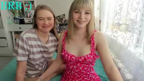 Adele and Elli online show from 06/03/26, 08:47