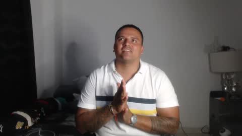 pikoro_gomez online show from 12/17/24, 01:18