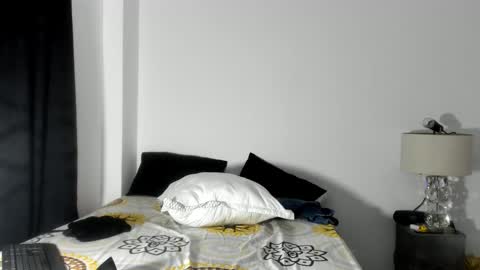 pikoro_gomez online show from 12/17/25, 01:22