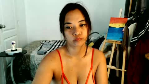 Snapshot of pinay_beauty14 chatting on 07/04/26, 11:00 pinay beauty14 online show from 07/04/26, 11:00