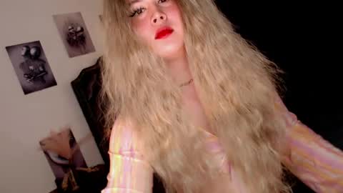 Snapshot of pinay_ivy chatting on 07/19/26, 01:09 Ivy Morningstar online show from 07/19/26, 01:09