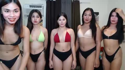 rhea kris birnadith desiree medusa online show from 10/23/25, 12:15