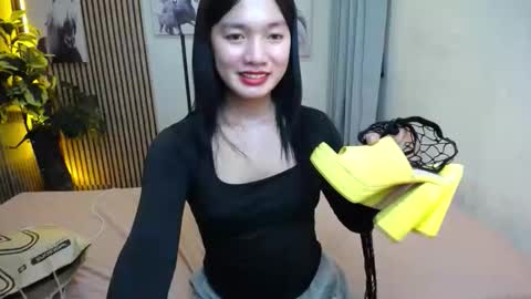 Shenna online show from 11/20/25, 04:51