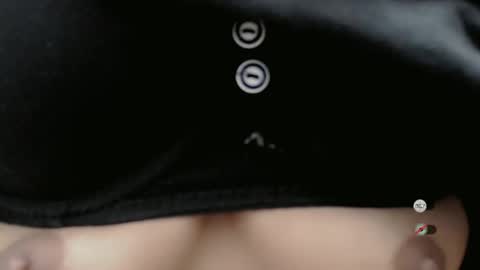 Snapshot of pinay_sweetgirl_ chatting on 10/19/25, 05:41 pinay_sweetgirl_ online show from 10/19/25, 05:41