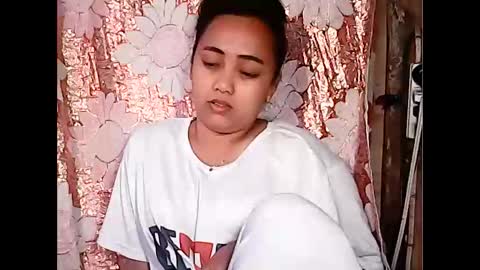 Snapshot of pinayexoticbeauty21 chatting on 10/29/25, 11:50 pinayexoticbeauty21 online show from 10/29/25, 11:50