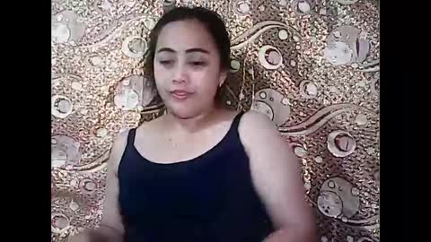 Snapshot of pinayexoticbeauty21 chatting on 12/18/25, 12:00 pinayexoticbeauty21 online show from 12/18/25, 12:00