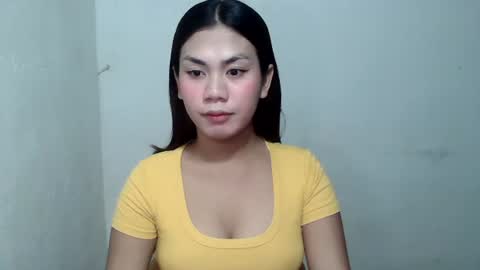 Snapshot of pinayloving_bella chatting on 07/21/26, 08:49 pinayloving_bella online show from 07/21/26, 08:49