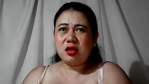 Snapshot of pinaymama12345 chatting on 06/14/26, 10:23 pinaymama12345 online show from 06/14/26, 10:23