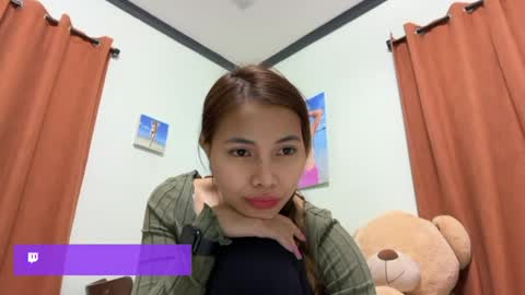 pinaypetite971689 online show from 11/10/25, 12:04